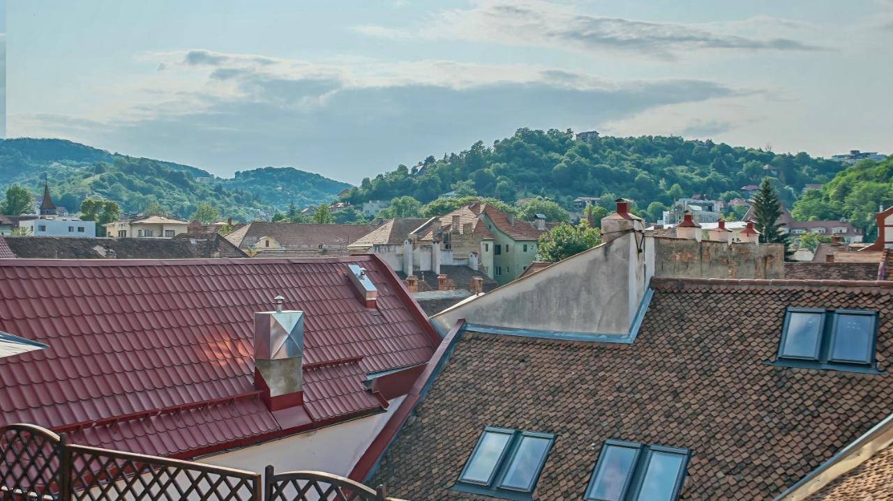 Rooftop Proprety With Large Terrace & Stunning Views - Брашов Экстерьер фото